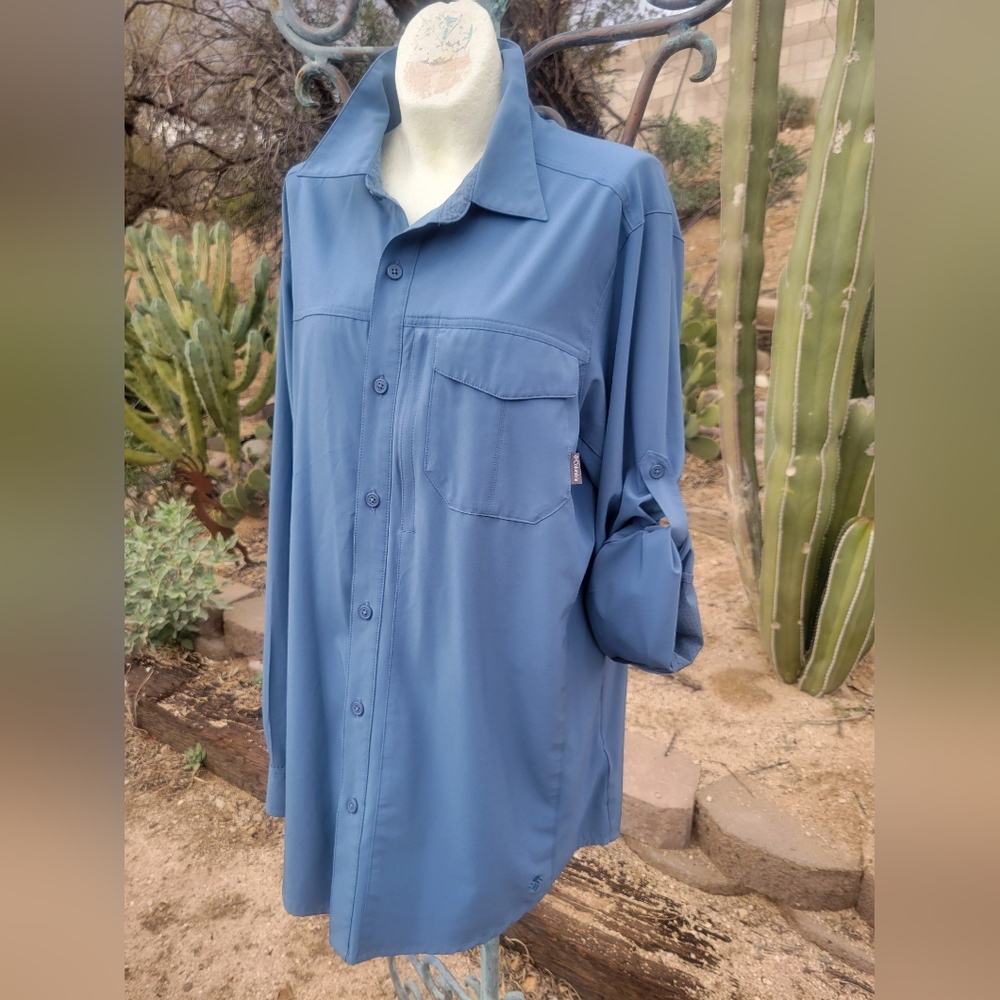 Columbia Adjustable Arm Lightweight Blouse